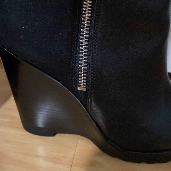 MICHAEL KORS BLACK LEATHER AND SUEDE WEDGE KNEE HIGH BOOTS - Picture 3 of 6